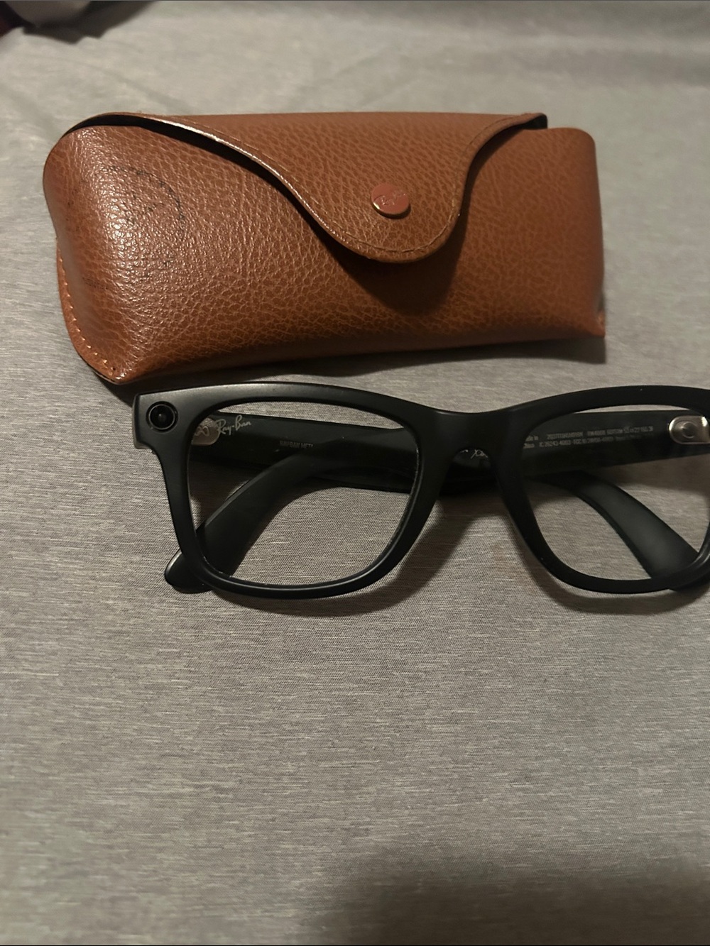 Ray-Ban Black Wayfarer Glasses with Brown Case